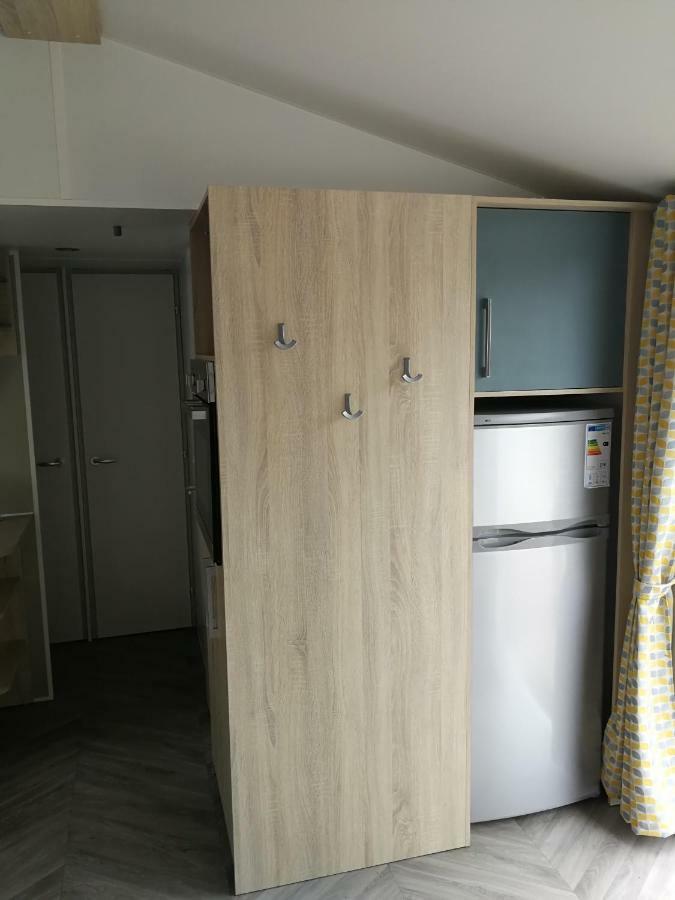 Bungalow 3Ch 2Sdb 8 Pers. Les Mathes Luaran gambar