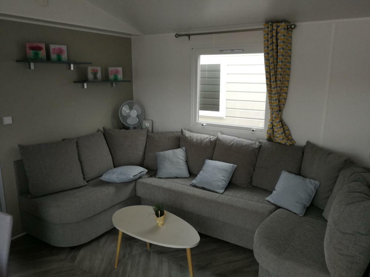 Bungalow 3Ch 2Sdb 8 Pers. Les Mathes Luaran gambar