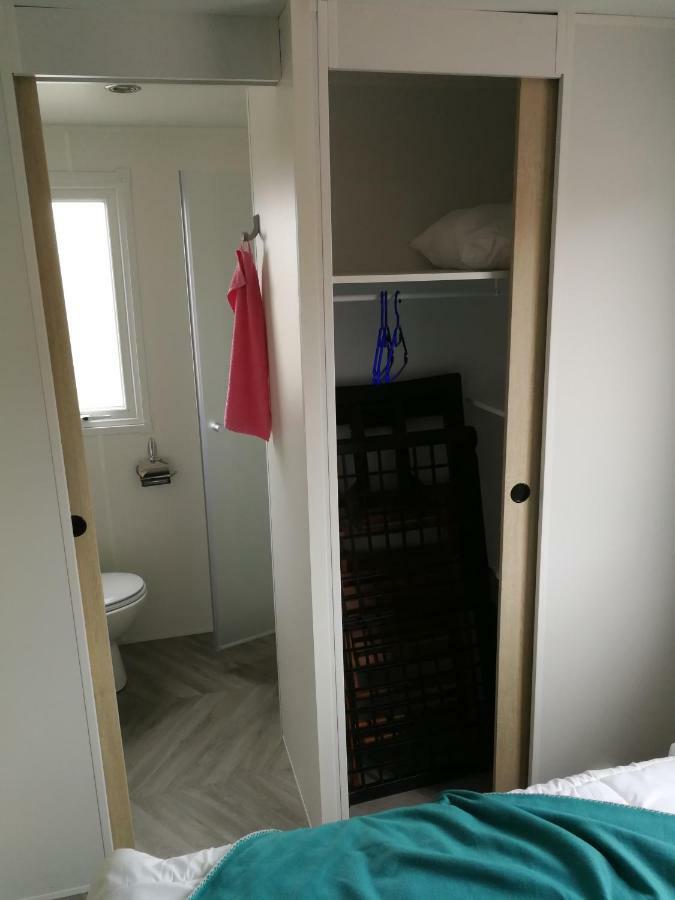 Bungalow 3Ch 2Sdb 8 Pers. Les Mathes Luaran gambar
